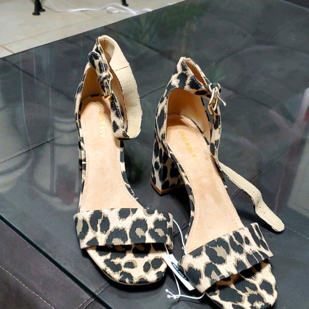 Ankel strap heels